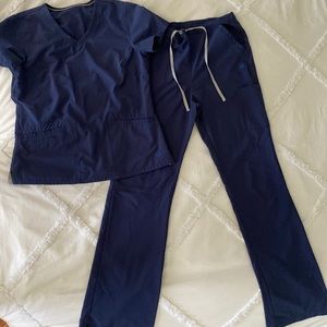 Urbane performance scrub set